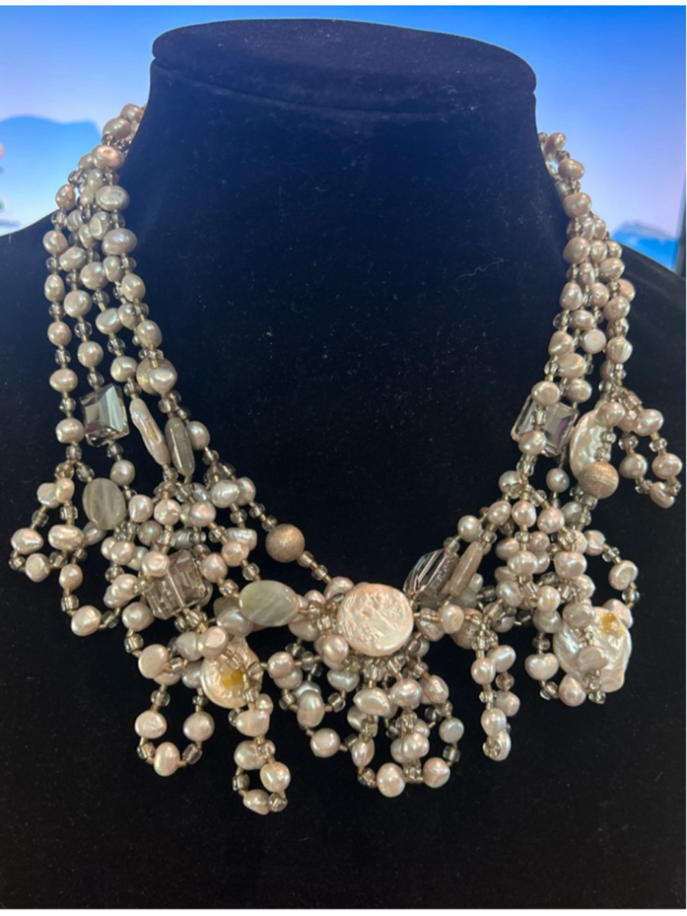 Women's Unbranded Pearl & Clear Beaded Statement Necklace 16”
